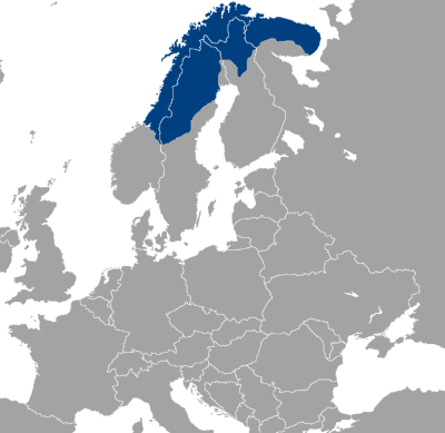Le Sápmi (en gris foncé) est un territoire réparti entre la Norvège, la Suède, la Finlande et la Russie.