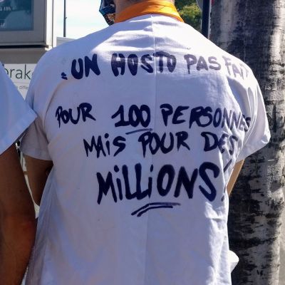 Légende : «Un hosto pas pour 100 personnes, mais pour des millions!»